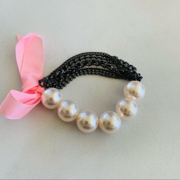 Pearl Black Chain Pink Bow Bracelet - Picture 1 of 3